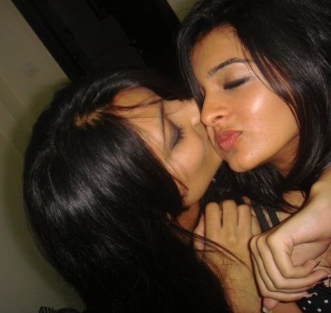 Desi Hot Girls Kissing Latest Bollywood Gossips Celebrity Current Affair
